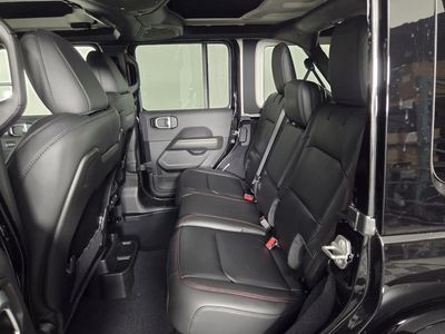 2026 Jeep Wrangler - Photo 16