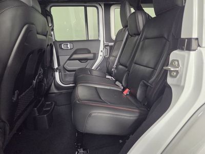 2026 Jeep Wrangler - Photo 18
