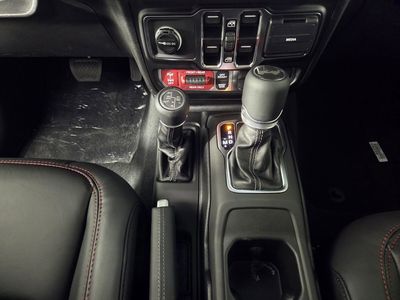 2026 Jeep Wrangler - Photo 12