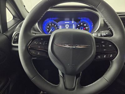 2026 Chrysler Pacifica — photo 14 view
