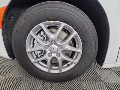 2026 Chrysler Pacifica — photo 8 view