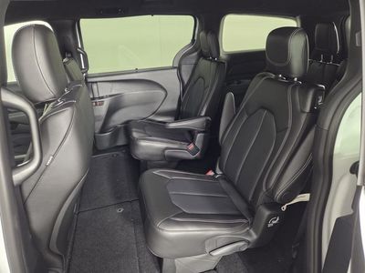 2026 Chrysler Pacifica — photo 19 view