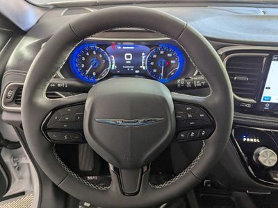 2026 Chrysler Pacifica — photo 19 view