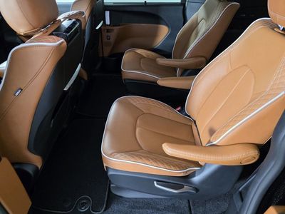 2026 Chrysler Pacifica — photo 15 view