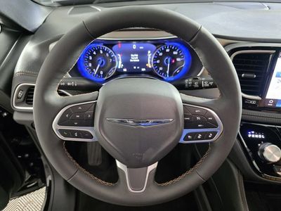 2026 Chrysler Pacifica — photo 20 view