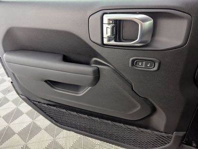 2026 Jeep Wrangler — photo 26 view
