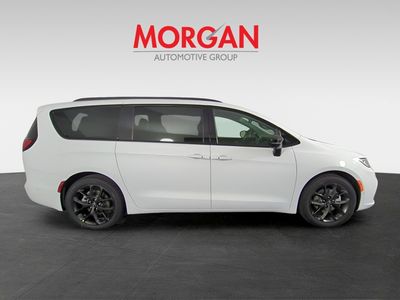 2026 Chrysler Pacifica - Photo 4