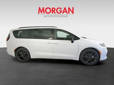 2026 Chrysler Pacifica - Photo 4