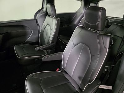 2026 Chrysler Pacifica — photo 16 view