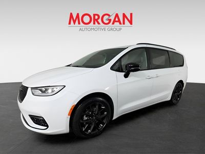 2026 Chrysler Pacifica — photo 9 view