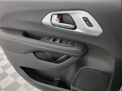 2026 Chrysler Pacifica — photo 28 view