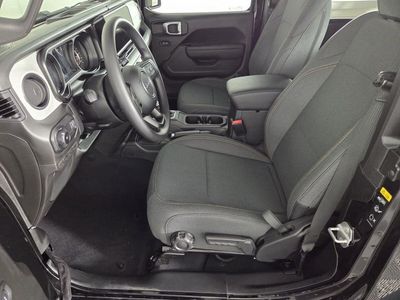 2026 Jeep Wrangler - Photo 11