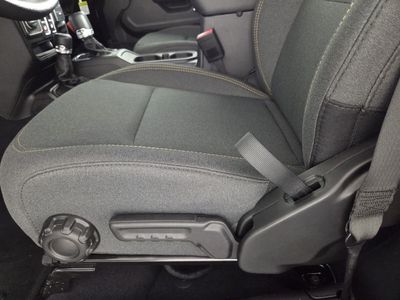 2026 Jeep Wrangler - Photo 13
