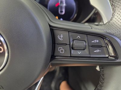 2025 Alfa Romeo Giulia - Photo 15