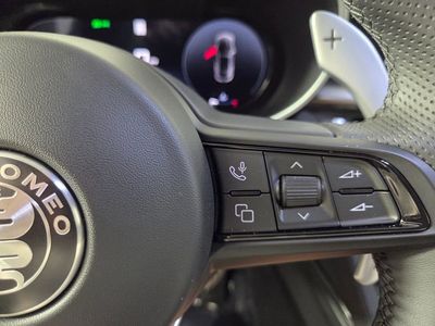2025 Alfa Romeo Stelvio - Photo 15