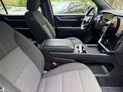 2025 GMC Acadia - Photo 10