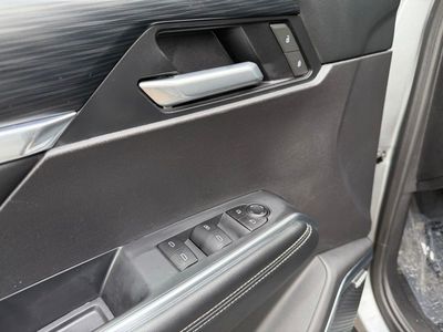 2025 GMC Acadia - Photo 18