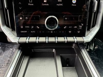 2025 GMC Acadia - Photo 27