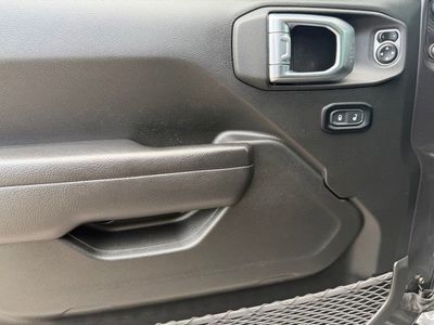 2023 Jeep Gladiator - Photo 18
