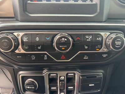 2023 Jeep Gladiator - Photo 28