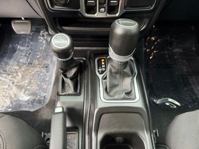 2023 Jeep Gladiator - Photo 30