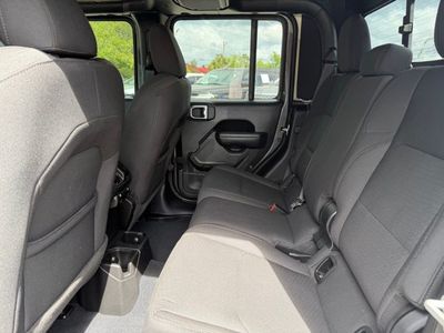 2023 Jeep Gladiator - Photo 12