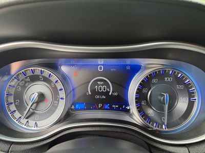 2021 Chrysler 300 - Photo 22