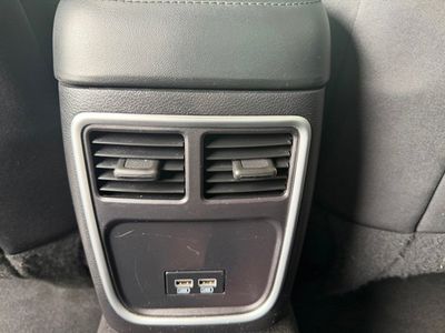 2021 Chrysler 300 - Photo 12