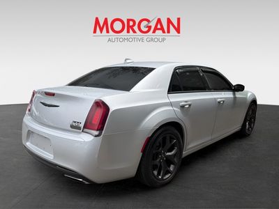 2021 Chrysler 300 - Photo 6