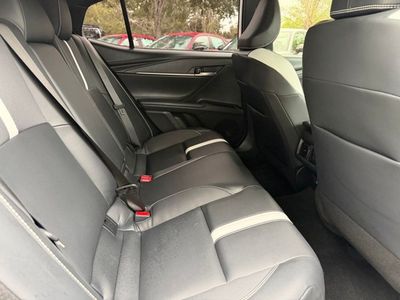 2025 Toyota Camry - Photo 8