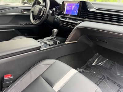 2025 Toyota Camry - Photo 10