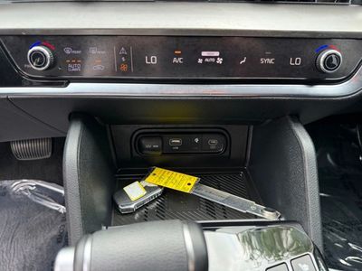 2025 Kia Sportage - Photo 23