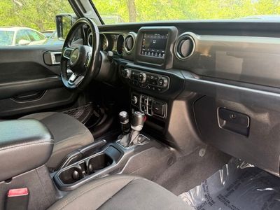 2021 Jeep Wrangler - Photo 10
