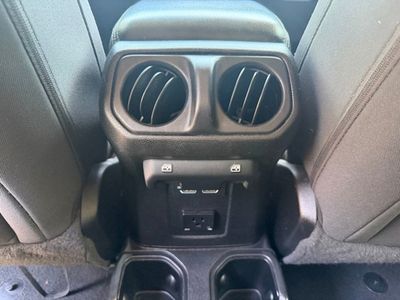 2021 Jeep Wrangler - Photo 12