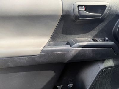 2022 Toyota Tacoma - Photo 14