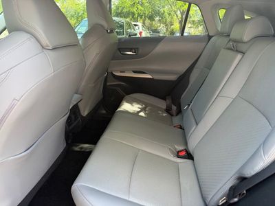 2024 Toyota Venza - Photo 11