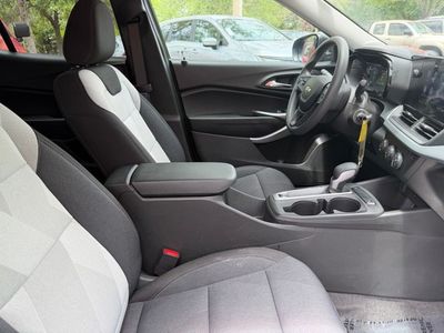 2025 Chevrolet Trax - Photo 9