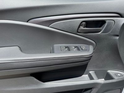 2026 Honda Ridgeline — photo 12 view