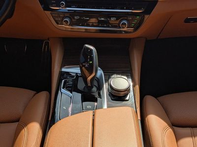 2023 BMW 5 Series - Photo 17