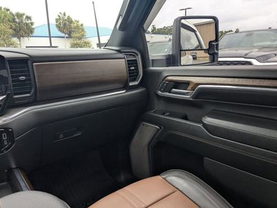 2024 Chevrolet Silverado 3500HD - Photo 17