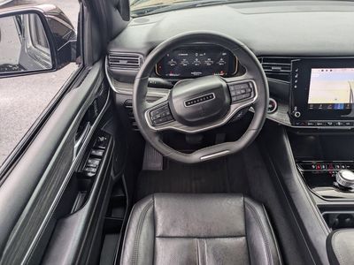 2024 Jeep Wagoneer - Photo 18