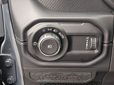 2026 Jeep Wrangler - Photo 25