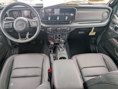 2026 Jeep Wrangler - Photo 14