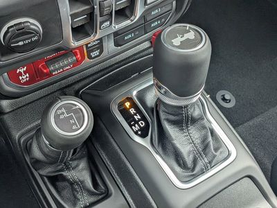 2026 Jeep Wrangler - Photo 23