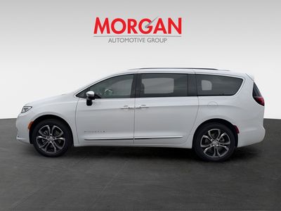 2026 Chrysler Pacifica — photo 7 view