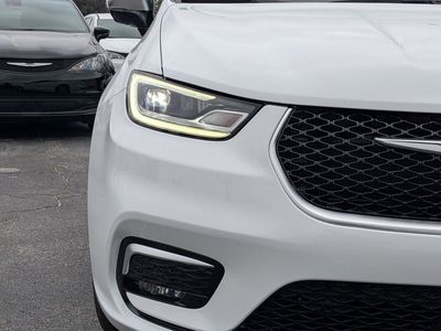 2026 Chrysler Pacifica — photo 10 view