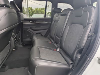 2026 Jeep Grand Cherokee - Photo 15