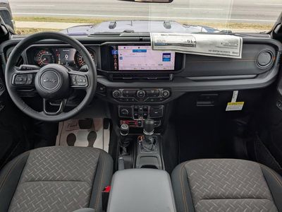 2026 Jeep Gladiator — photo 14 view