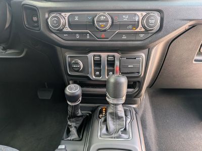 2026 Jeep Wrangler - Photo 15