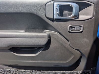 2026 Jeep Wrangler - Photo 21